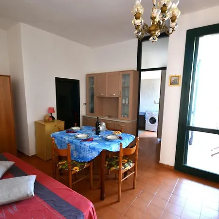Comfortable Three-room Located In Torre Dellorso On The Ground Floor Vakantiehuis *